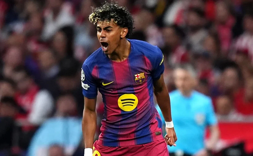 Yamal bước ra từ trò Playstation - Ảnh 1. Yamal bước ra từ trò Playstation - Ảnh 1.