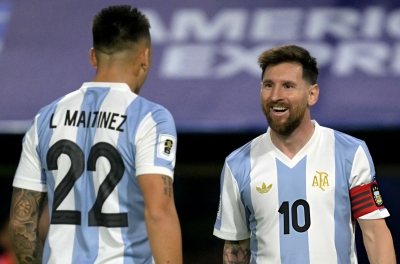 'Wooden leg' Argentina suffers injury, Messi frustrated