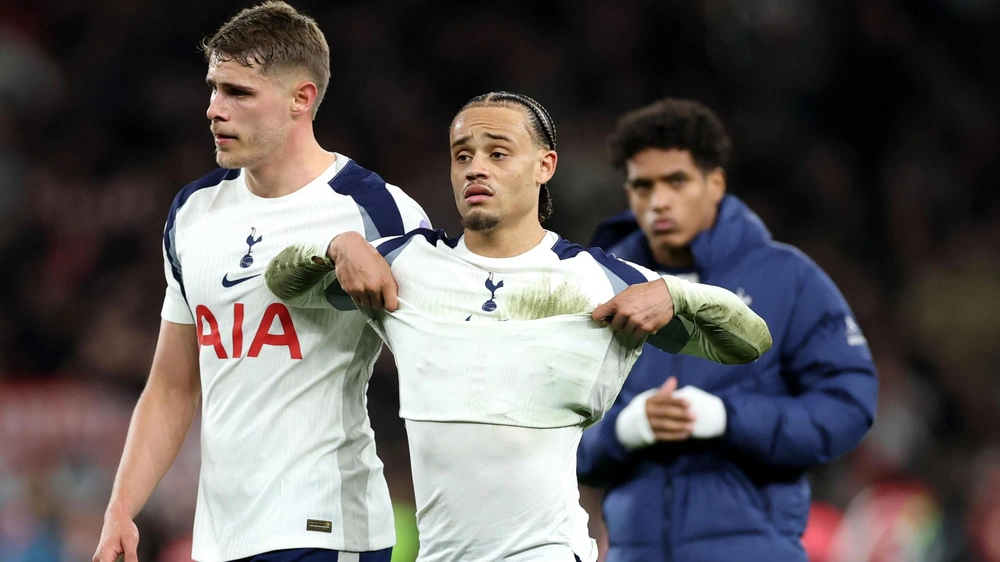 Premier League: Xuống hạng đồng nghĩa với điều gì cho Tottenham? - Ảnh 1.