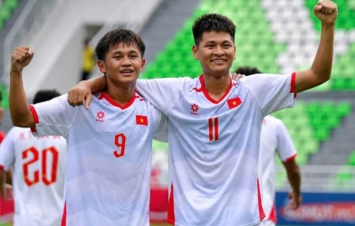 Indonesian fans react strongly after beating Vietnam 2-1 in the Southeast Asian clash