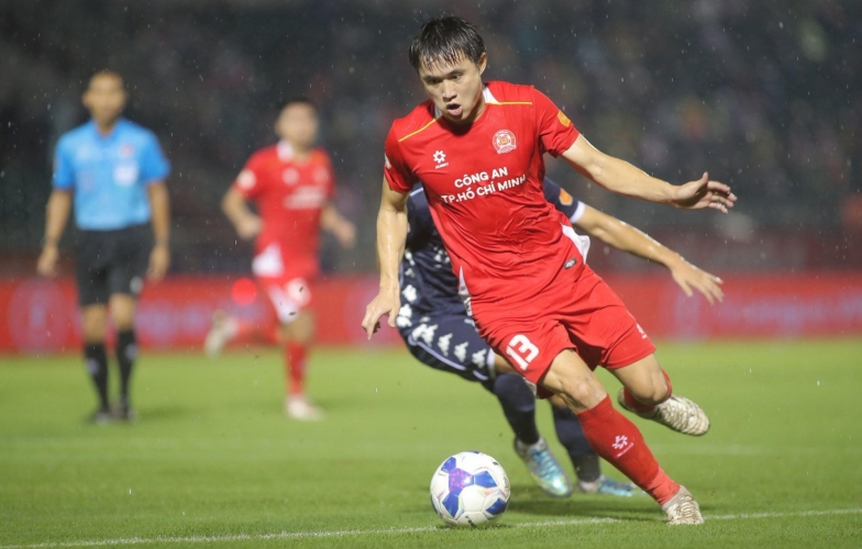 The brand-new Gen Z center-back shocks as he is called up to the Vietnam national team