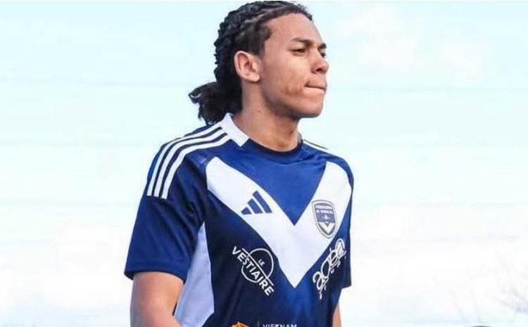 'Blockbuster' French-Vietnamese player officially arrives in Vietnam, ready to join V-League