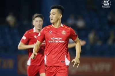 Tiến Linh eagerly hopes that Coach Kim Sang Sik will give him a chance on the Vietnam national team.