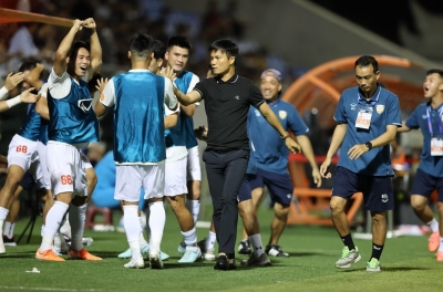 VAR sparks controversy, Ha Tinh coach speaks up to defend