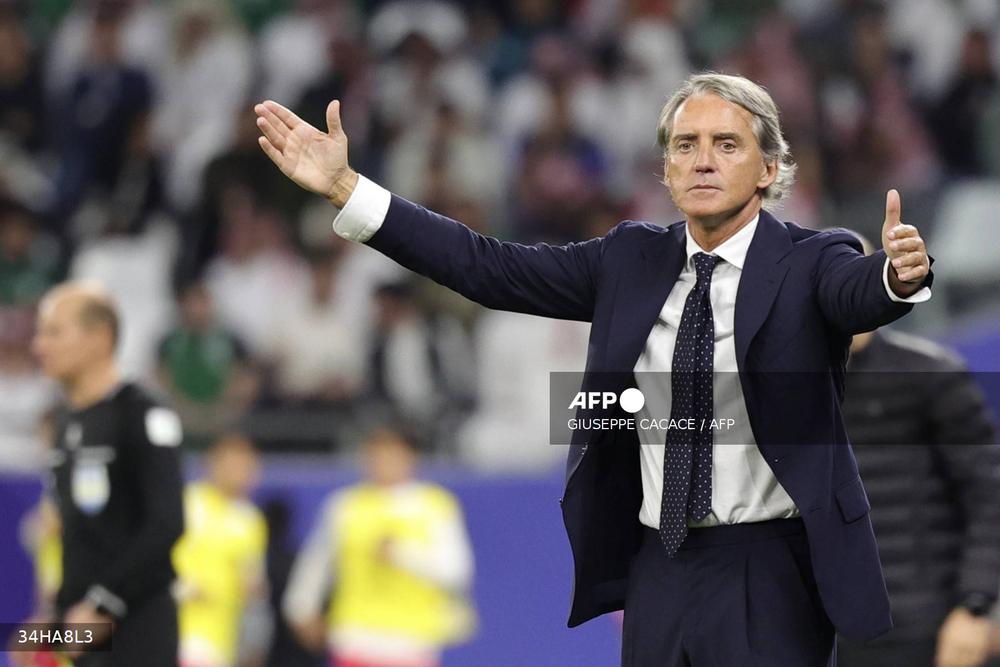 Bóng đá Italy chính thức mở ra một chương mới khi Roberto Mancini được bổ nhiệm trở lại vị trí HLV trưởng đội tuyển quốc gia. Azzurri sẽ chơi thế nào trong nhiệm kỳ 2 của Mancini? Ảnh: AFP/TTXVN