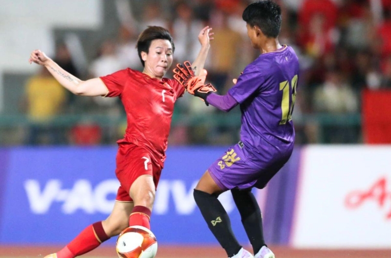 Just retired, the 'best corner kick taker in Vietnam' immediately scored a goal