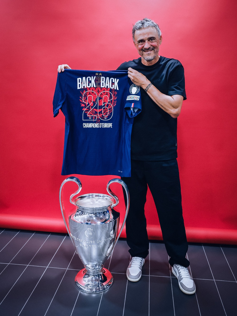 PSG bảo vệ thành công ngai vàng Champions League: Chân mệnh thiên tử Luis Enrique - Ảnh 1.