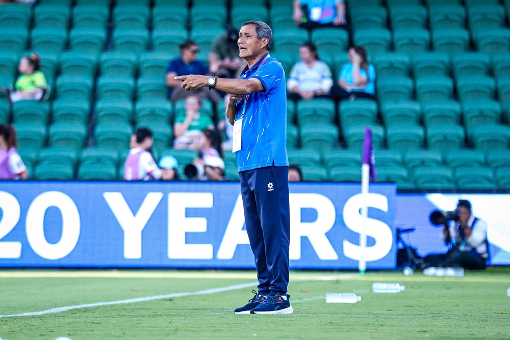 HLV Mai Đức Chung: 'Tôi xin rút lui' - Ảnh 2.