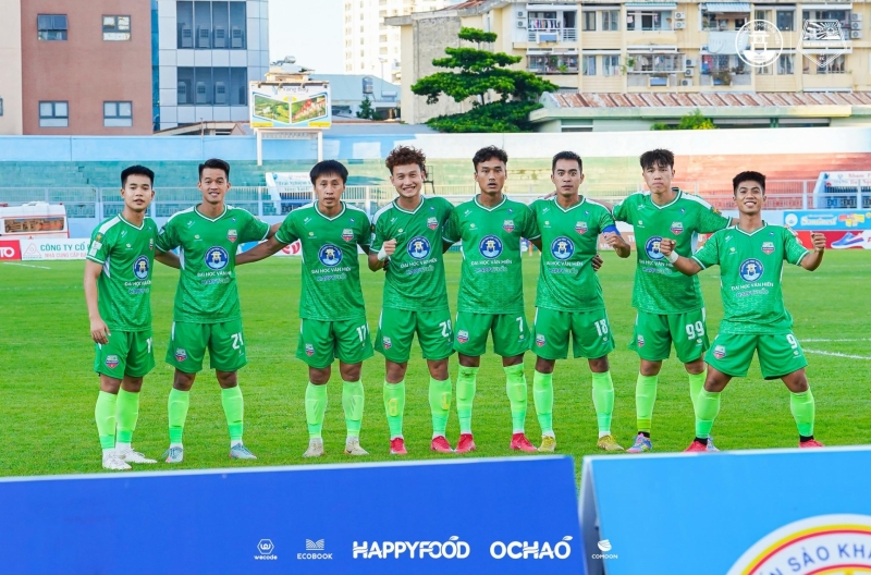 The student football team unexpectedly made history in Vietnamese football
