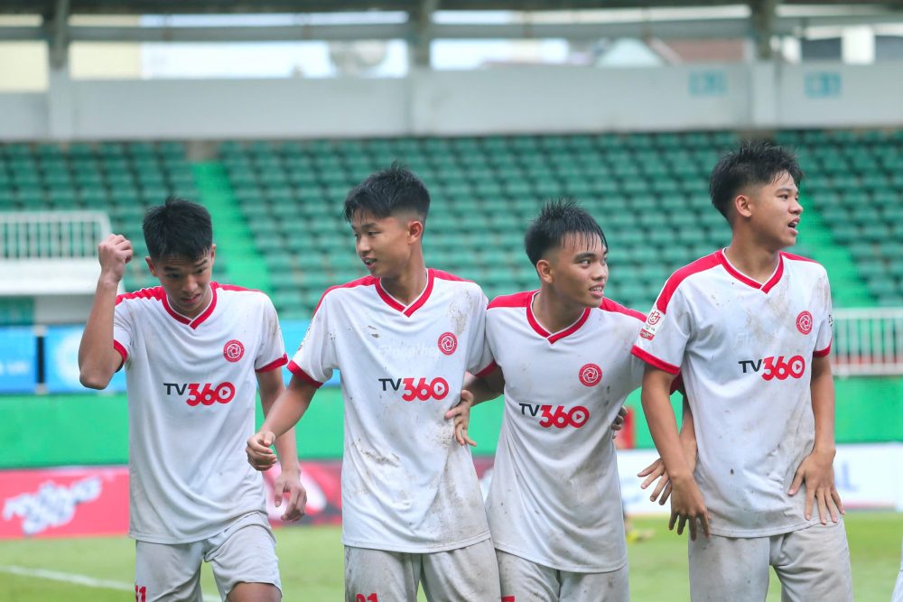 Tin nóng bóng đá Việt hôm nay 17/7: Đội tuyển Việt Nam lên Thái Nguyên; Trung vệ CLB CAHN gia nhập đội bóng Singapore - Ảnh 3.