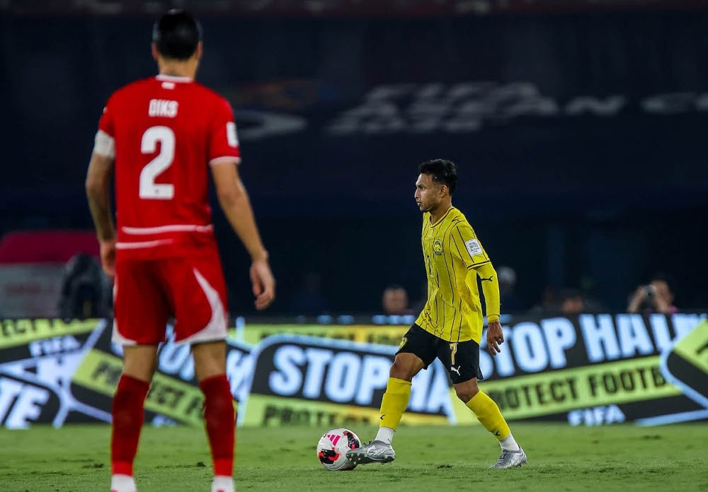Sao Malaysia phải ngồi xe lăn, lỡ hẹn đấu ĐT Việt Nam ở trận tranh hạng ba FIFA ASEAN Cup 2026 - Ảnh 1.