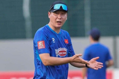 Hot football news midday 17/7: Coach Kim Sang-sik worried ahead of AFF Cup