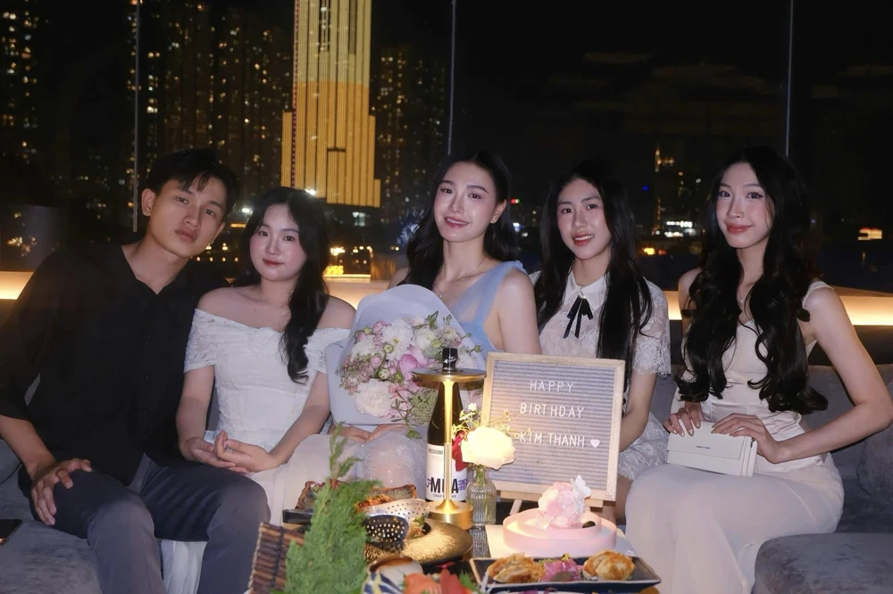 Hoa khôi bóng chuyền Việt Nam chính thức bước sang cột mốc mới đáng nhớ, sẵn sàng thi đấu cho 3 đội bóng mùa này - Ảnh 1. Hoa khôi bóng chuyền Việt Nam chính thức bước sang cột mốc mới đáng nhớ, sẵn sàng thi đấu cho 3 đội bóng mùa này - Ảnh 1.