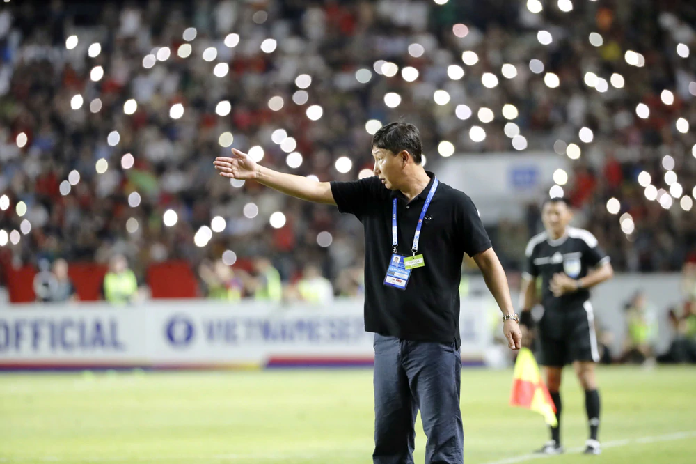 ASEAN Cup 2026: HLV Kim Sang Sik là điểm tựa  - Ảnh 1.