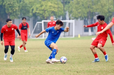 A group of young PVF players is preparing to participate in the Second Division tournament.