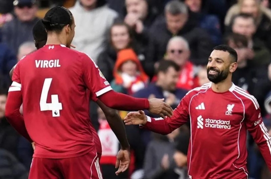 Salah shines brightly, Liverpool closes in on MU in the standings
