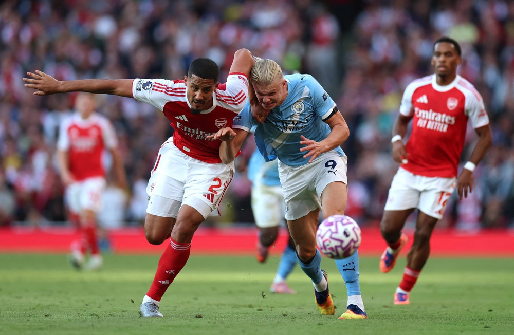 Cuộc đua vô địch Ngoại hạng Anh: Arsenal và Man City cùng có quyền tự quyết - Ảnh 1.