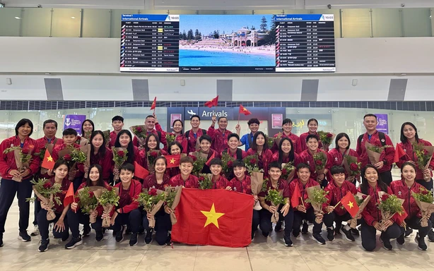 Coach Mai Duc Chung's team arrives in Australia, eager for the Asian Cup journey