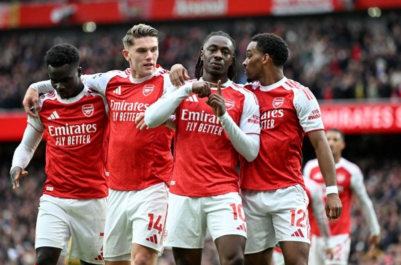 Recreating the 'steel wall,' Arsenal approaches Manchester United's legendary record