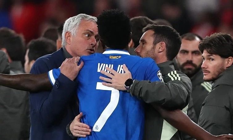 Arsenal: Vinicius, bom nổ chậm hay ngôi sao bùng nổ? - Ảnh 1.