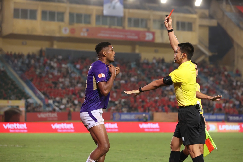 Tin nóng bóng đá Việt hôm nay 3/3: Bùi Tiến Dũng lỡ hẹn dịp FIFA Days tháng 3; Đội tuyển Việt Nam 'mổ băng' đội Ấn Độ - Ảnh 3.