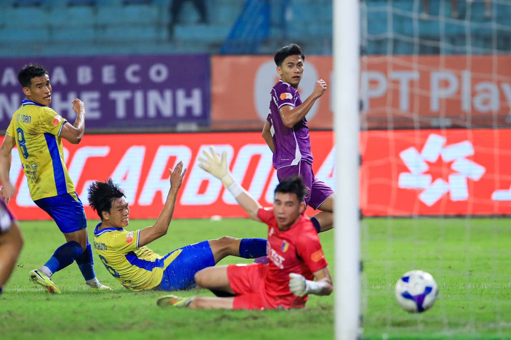 Lộ diện "Vua phá lưới nội" V-League 2025/26 - Ảnh 1.