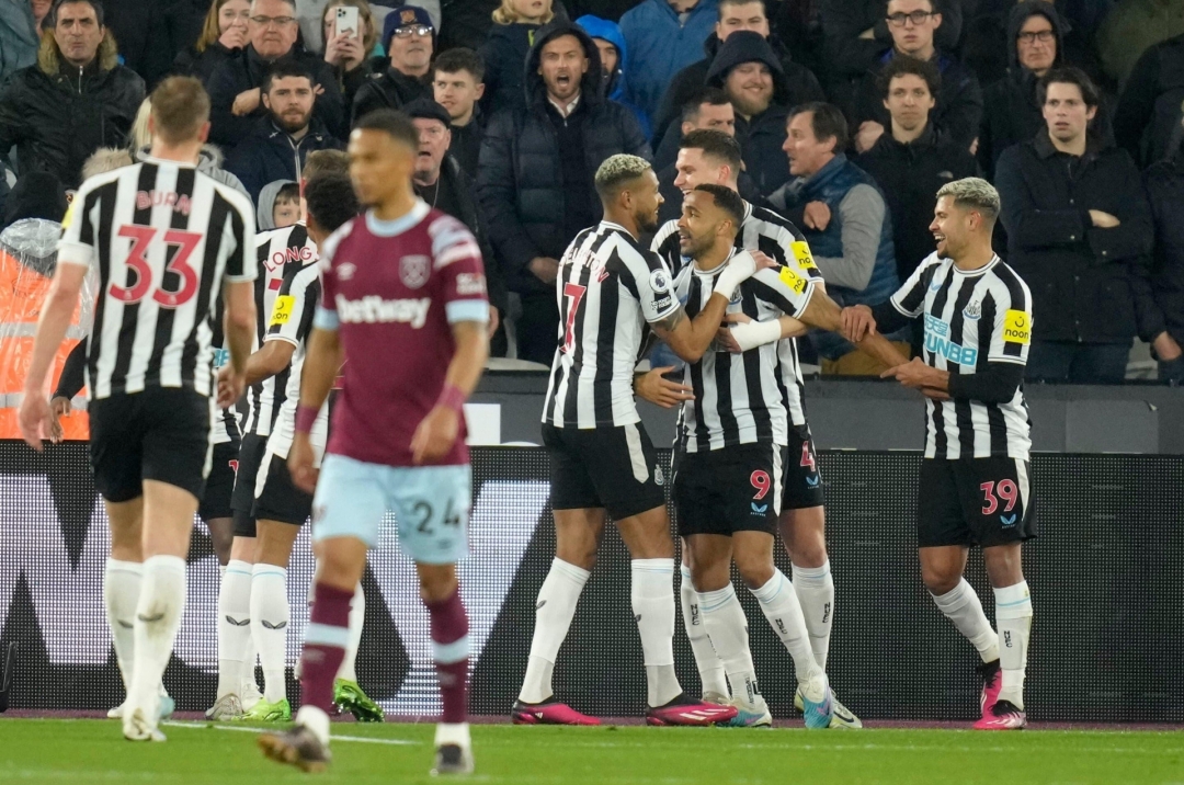 Live West Ham 2-1 Newcastle: Exciting First Half