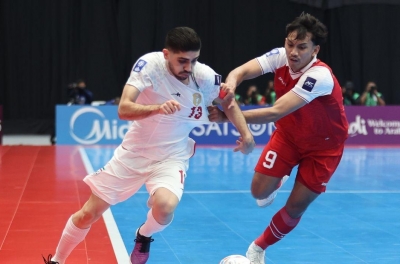 Vietnamese fans admire as Indonesia nearly clinches the Asian championship