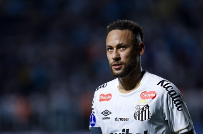 OFFICIAL: Neymar's team signs contract with Robinho