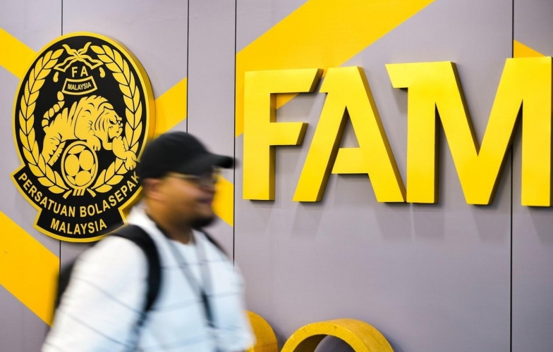 A series of coaches criticize the Football Association of Malaysia for contract terminations