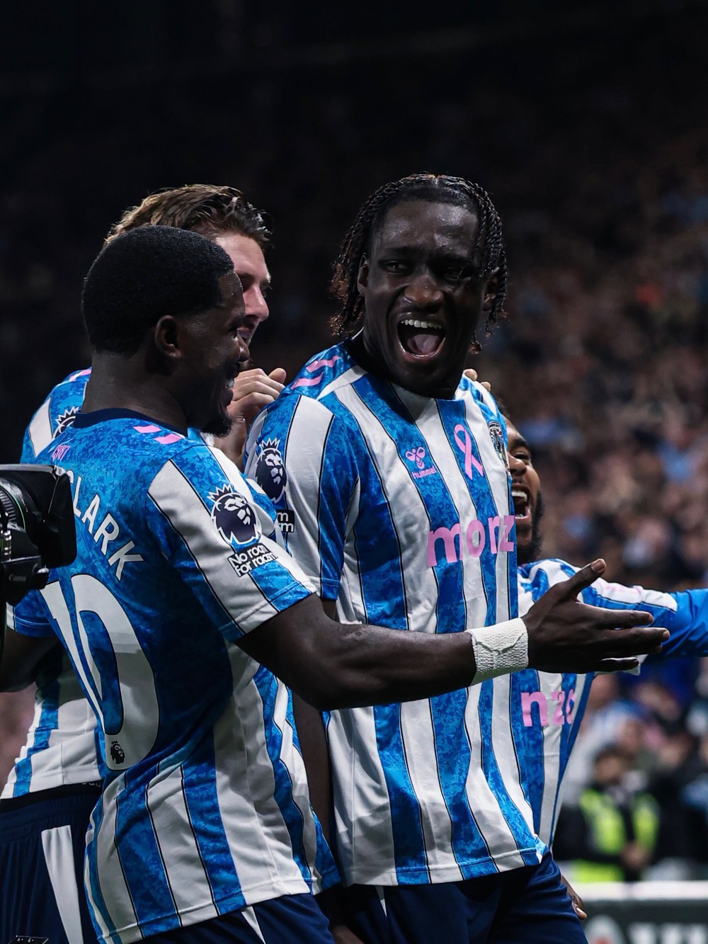 Coventry City tạo nên cú sốc lớn khi đánh bại Newcastle United với tỷ số 4-1 ở vòng 6 Ngoại hạng Anh và đây là chiến thắng đầu tiên trên sân nhà của họ ở giải đấu này sau 25 năm. Ảnh: CLB Coventry Coventry City tạo nên cú sốc lớn khi đánh bại Newcastle United với tỷ số 4-1 ở vòng 6 Ngoại hạng Anh và đây là chiến thắng đầu tiên trên sân nhà của họ ở giải đấu này sau 25 năm. Ảnh: CLB Coventry