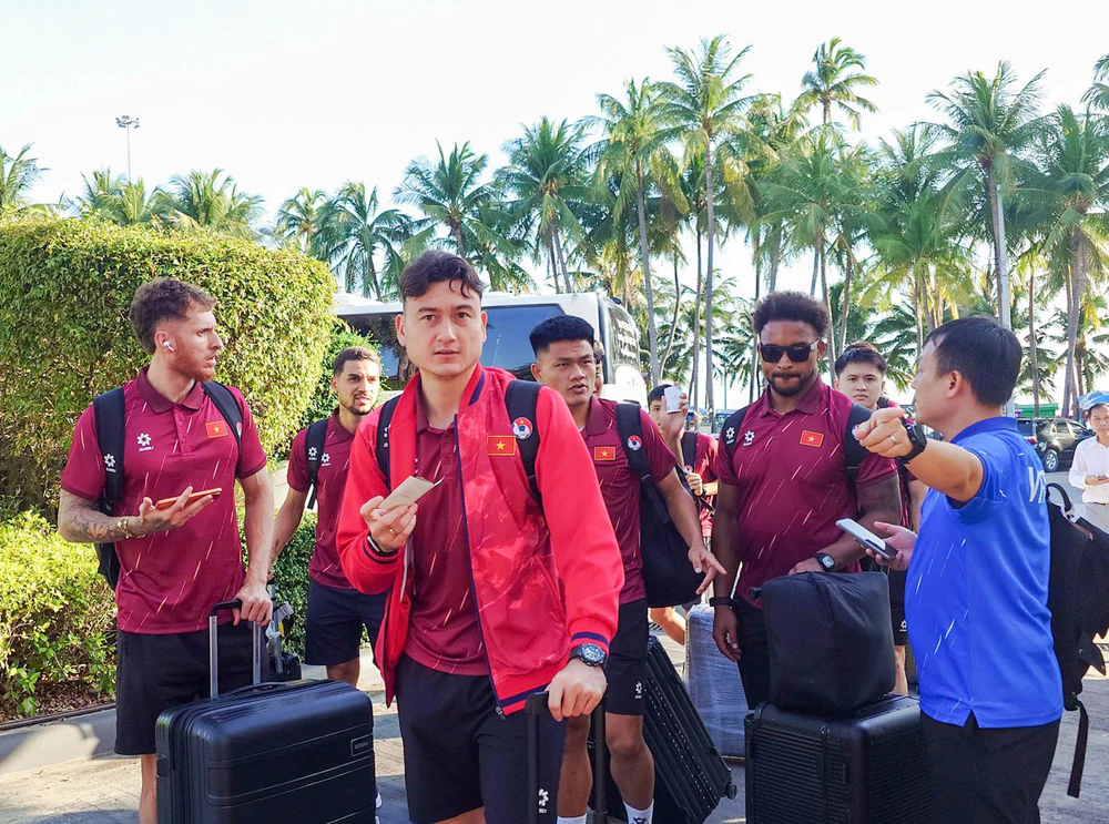 Đội tuyển Việt Nam có mặt tại Thái Lan, sẵn sàng cho trận ra quân ASEAN Cup 2026 - Ảnh 1. Đội tuyển Việt Nam có mặt tại Thái Lan, sẵn sàng cho trận ra quân ASEAN Cup 2026 - Ảnh 1.