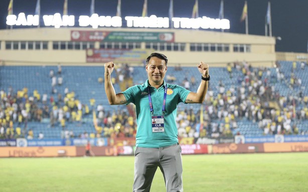 Coach Vu Hong Viet helps Nam Dinh Club revive