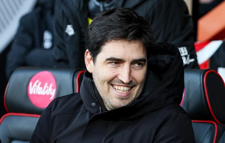 Transfer news on 3/10: Bournemouth takes action as MU shows interest in coach Iraola