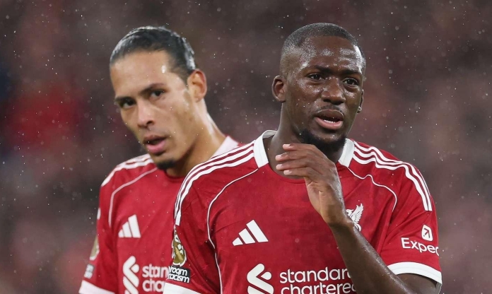 Đội trưởng Liverpool khuyên đồng đội từ chối Real Madrid