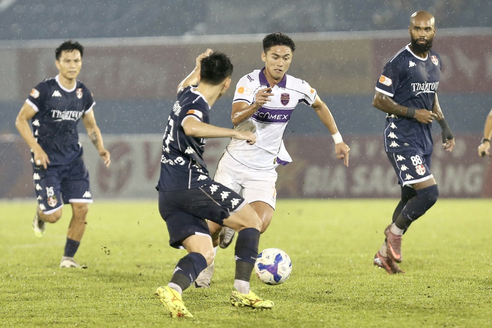 Lộ diện "Vua phá lưới nội" V-League 2025/26 - Ảnh 3.