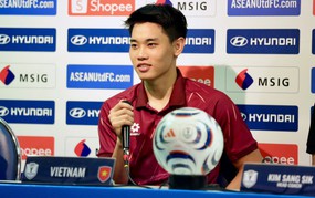 Hot Vietnamese football news today 25/7: Dinh Bac receives a perfect score; SHB Da Nang recruits a former Atletico Madrid striker