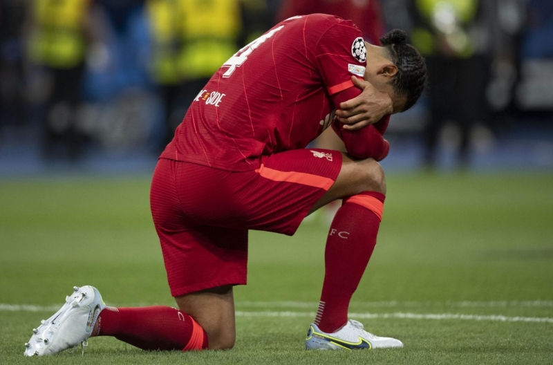 The shadow of oneself: Van Dijk struggles with decline