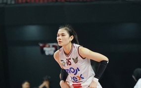 Hot sports news on the morning of February 28: Vietnamese volleyball star honored upon concluding overseas journey