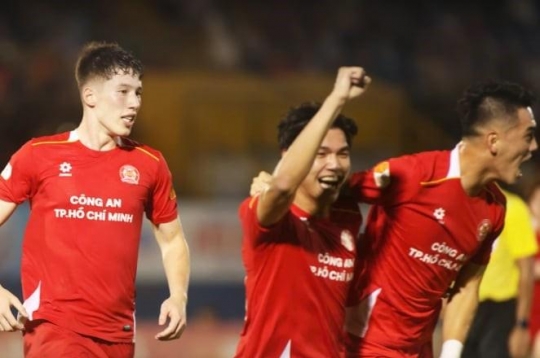 Tien Linh caused Viettel sorrow with a goal more valuable than gold.