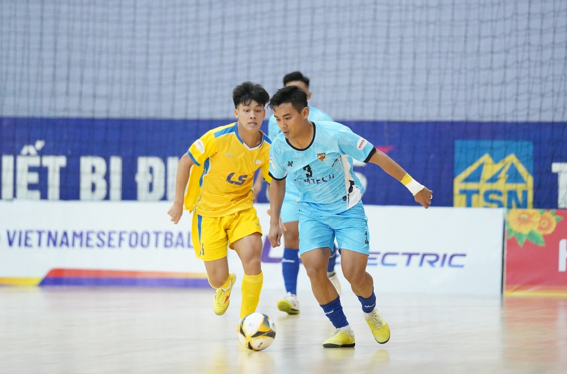 Tin nóng bóng đá Việt hôm nay 5/7: Đội tuyển Việt Nam gặp Siheung FC; CLB Công an TPHCM chia tay 4 ngoại binh - Ảnh 2.