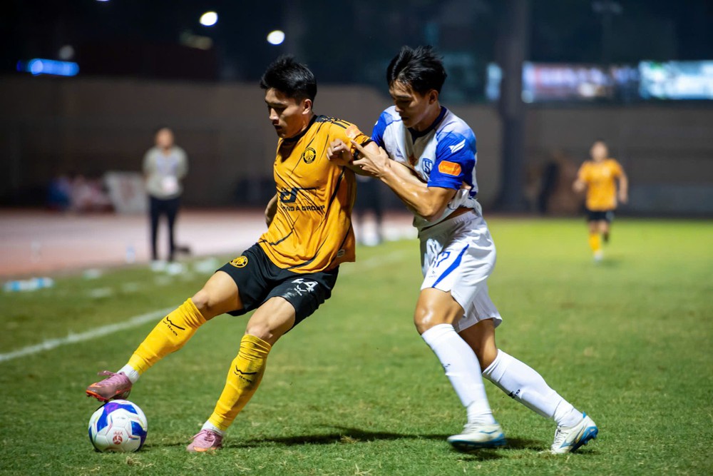 Tin nóng bóng đá Việt hôm nay 20/4: Đình Bắc tiết lộ lý do giúp CAHN thăng hoa; HLV Mai Xuân Hợp tiếc khi chỉ hòa SLNA - Ảnh 2.