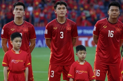 Hot football news afternoon 26/6: The special journey of a Vietnamese center-back who once played at the World Cup