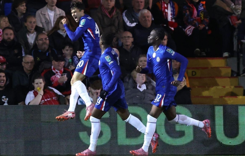 Chelsea struggles to come from behind in the English League Cup