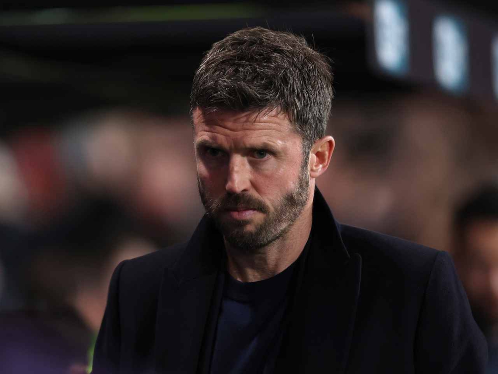 Đã đến lúc MU phải quyết định: Giữ chân Carrick hay tìm người khác? - Ảnh 1.