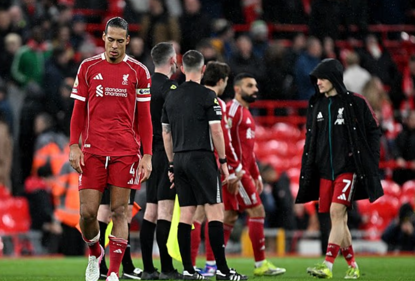 Liverpool bị chỉ trích là 'nhà vô địch tệ hại' sau trận hòa Tottenham - Ảnh 1.