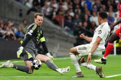 Neuer's divine saves cause Real heartbreak in Champions League