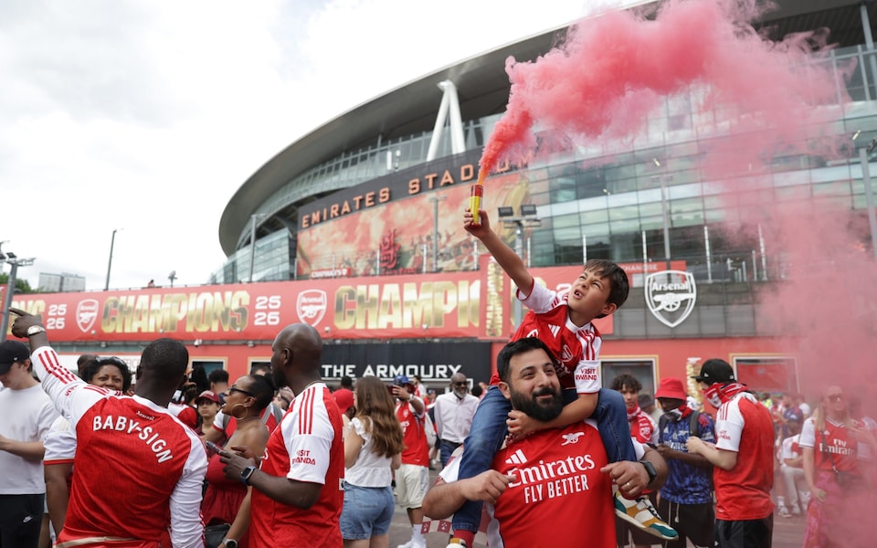 1 triệu người nhuộm đỏ London mừng Arsenal vô địch Ngoại hạng Anh - Ảnh 6.