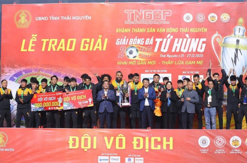 HAGL crowned champions of the Four-Team Tournament with an unbelievable scenario