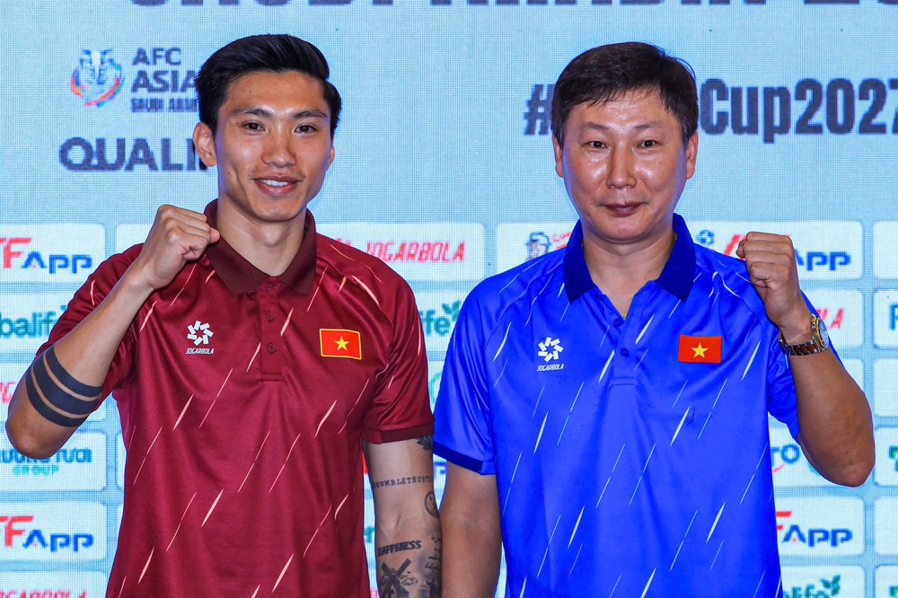 HLV Kim Sang Sik và tầm nhìn cho tuyển Việt Nam đến Asian Cup 2027 - Ảnh 1. HLV Kim Sang Sik và tầm nhìn cho tuyển Việt Nam đến Asian Cup 2027 - Ảnh 1.